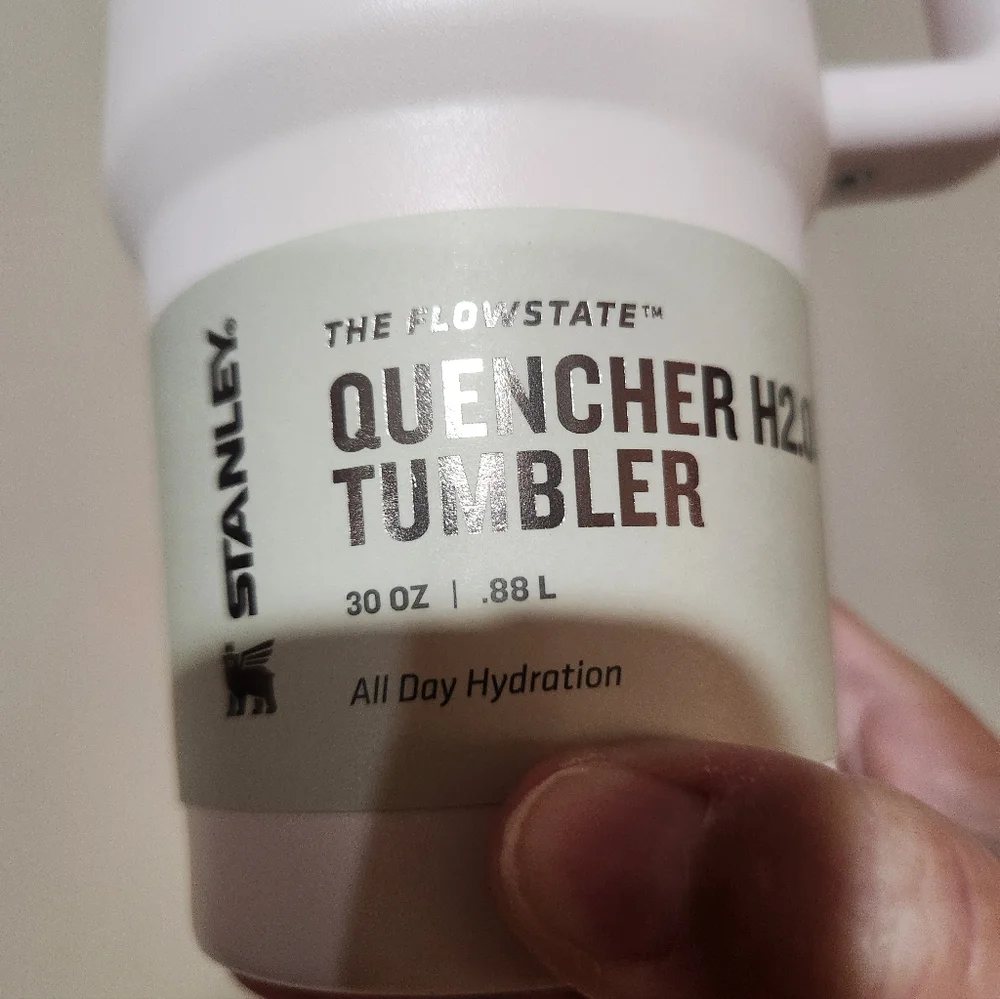 Stanley Tumbler Flowstate Quencher H2.0 30oz NWT Light Blush Pink